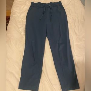 Lululemon on the fly ankle pant size 6